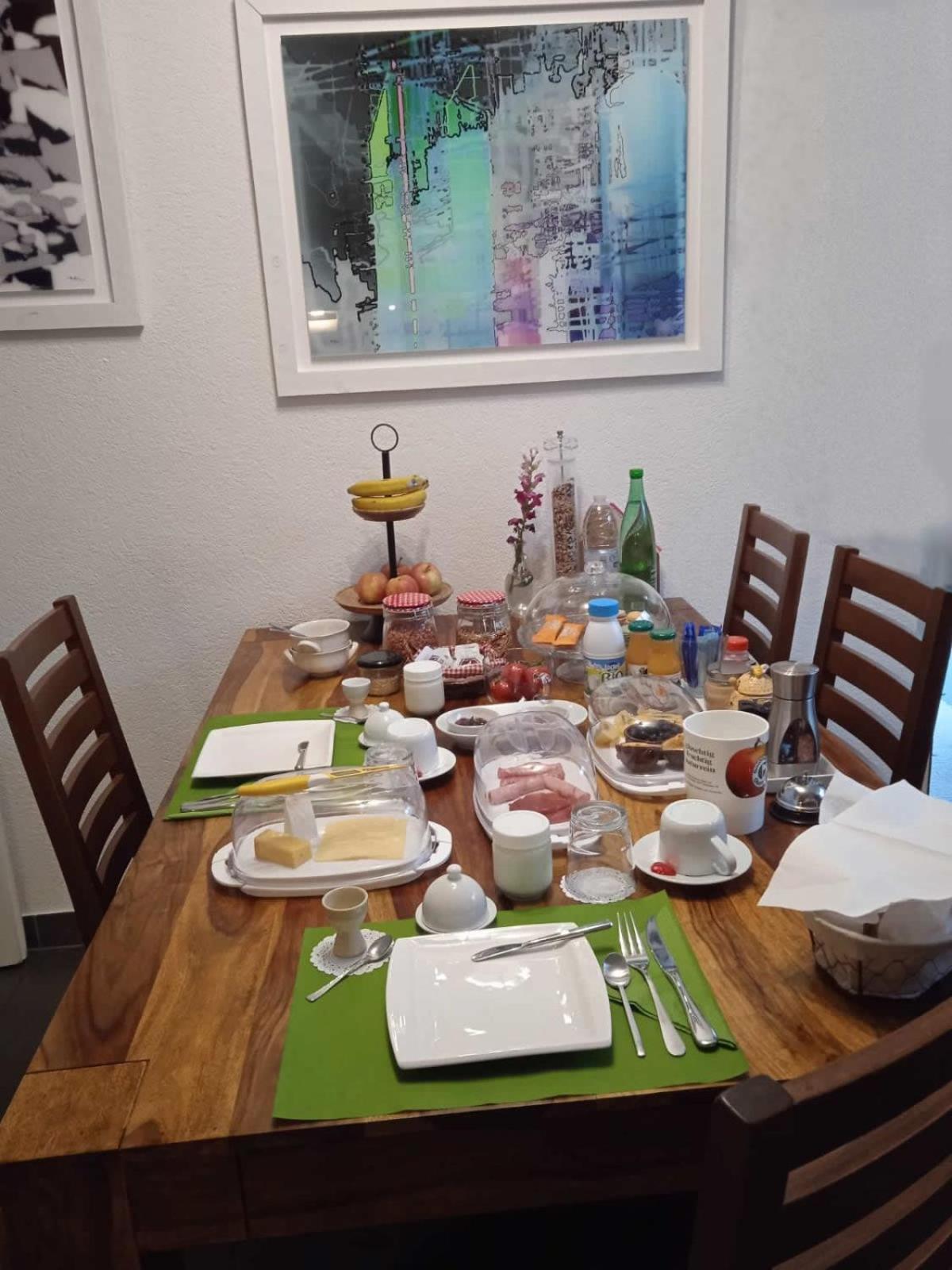 בזל Kiki'S B&B מראה חיצוני תמונה